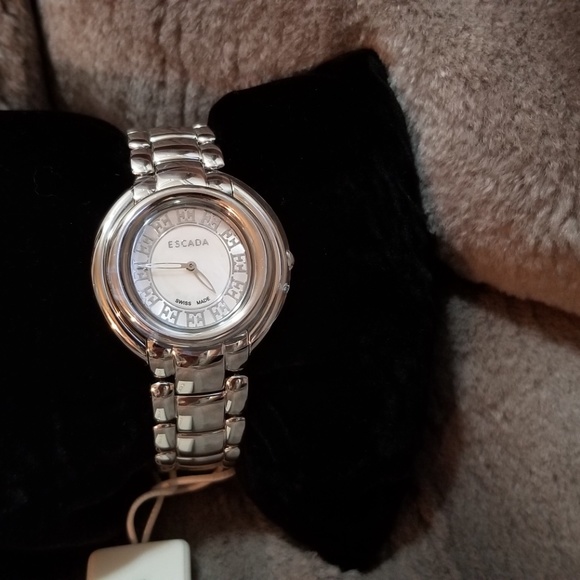 Silver Escada women’s Watch Swiss made - Picture 4 of 11